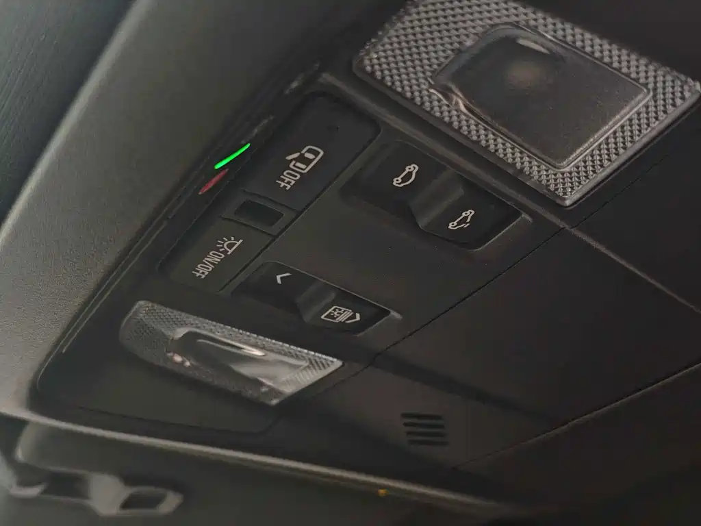 Cadillac XT6 — миниатюра 16