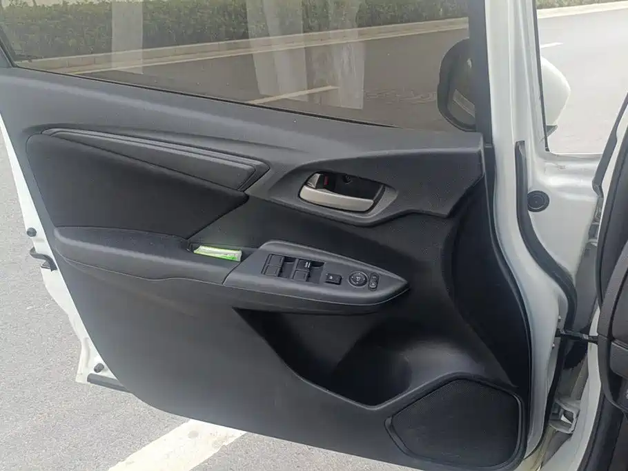 Honda Fit — миниатюра 7