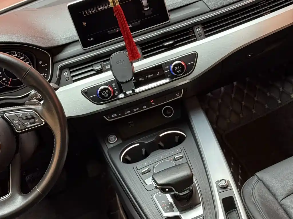 Audi A4L — миниатюра 8