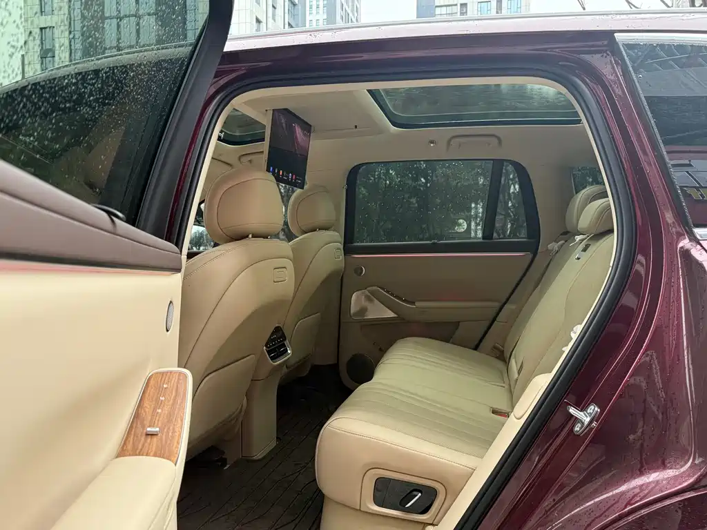 AITO ASK THE WORLD M7