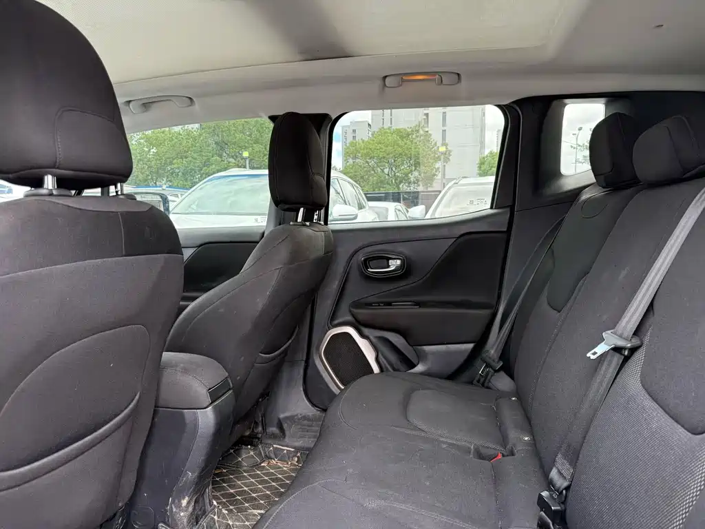 Jeep Renegade — миниатюра 5