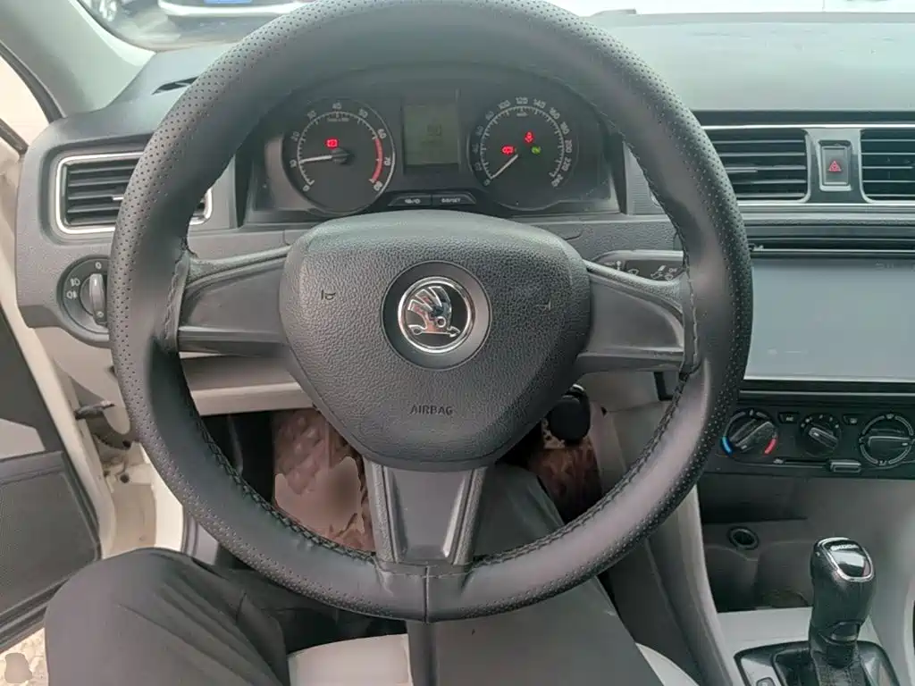 Skoda Rapid — миниатюра 11