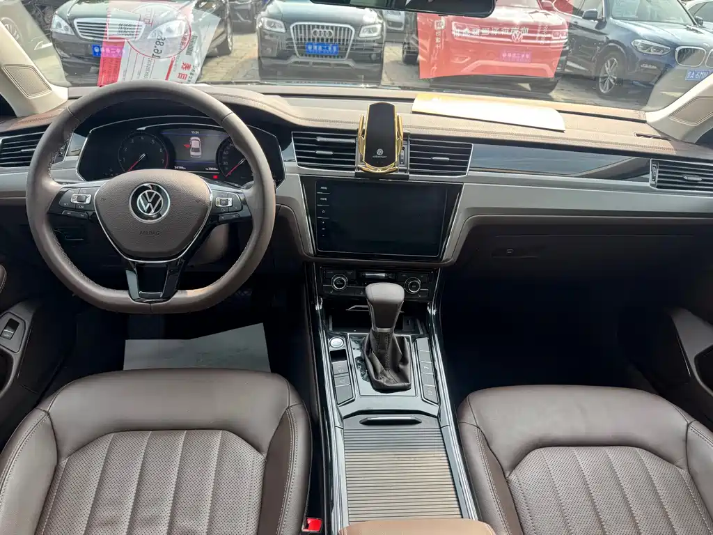 Volkswagen Phideon — миниатюра 11
