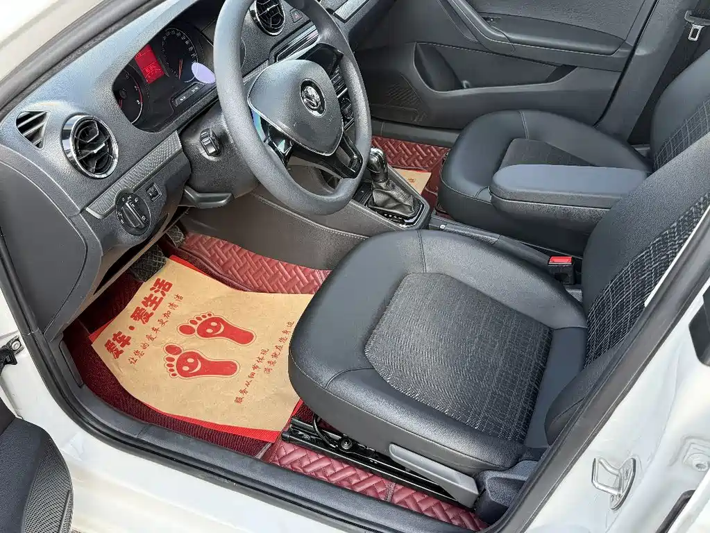 Volkswagen Jetta — миниатюра 4