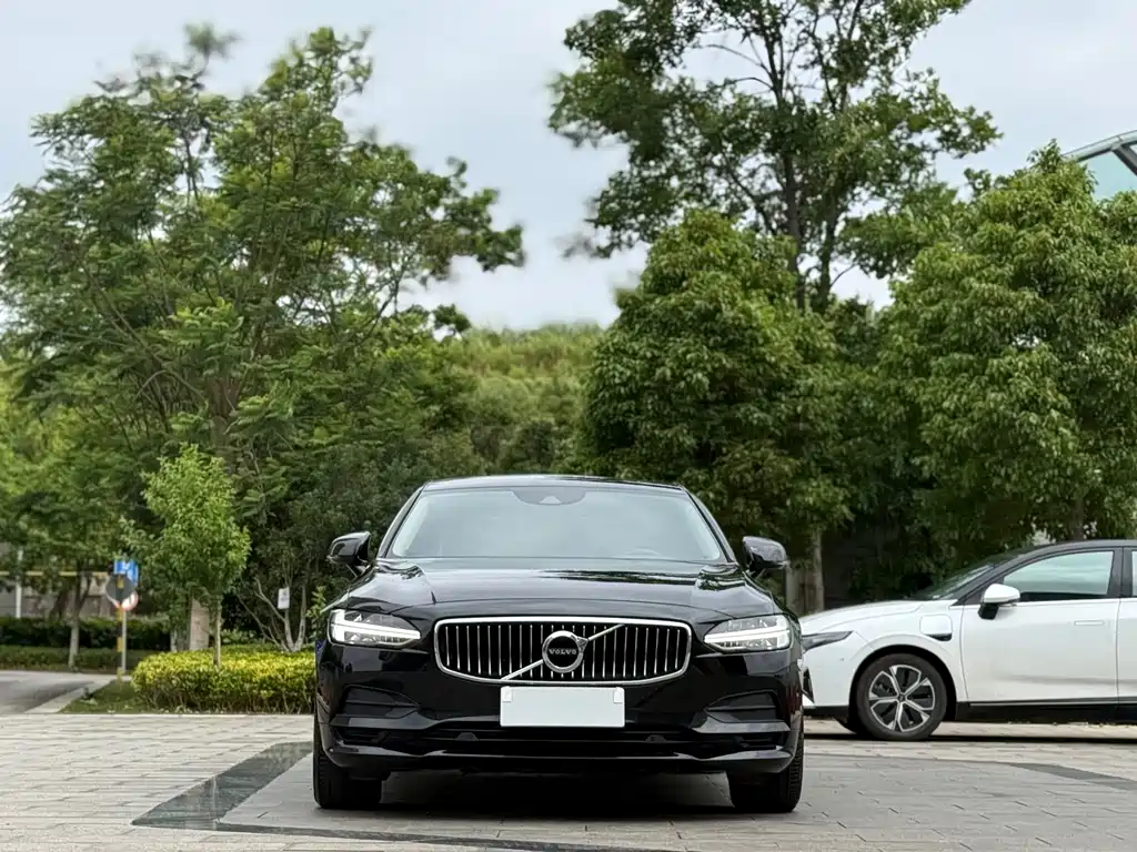 Volvo S90 2018 T4