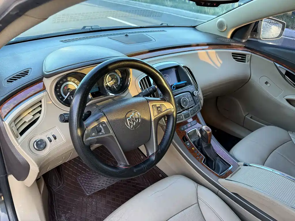 Buick LaCrosse — миниатюра 12