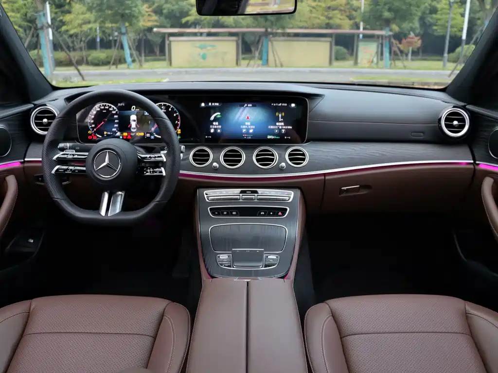 Mercedes-Benz E-Class — миниатюра 9