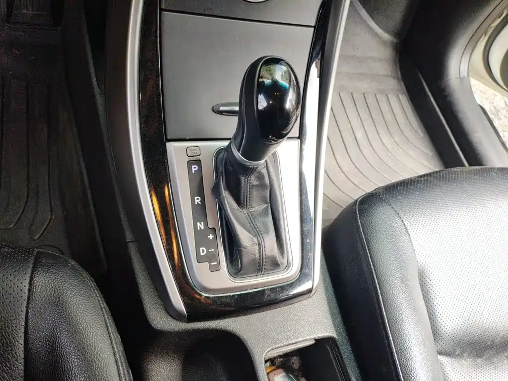 Hyundai Elantra Langdong — миниатюра 11