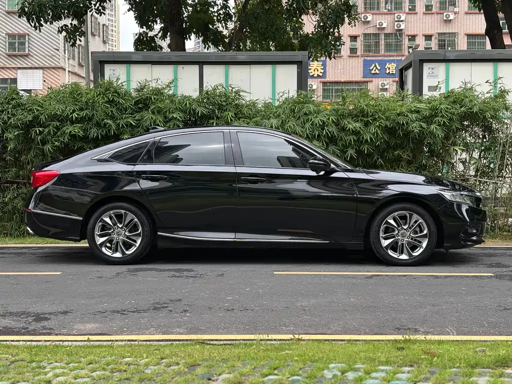 Honda Accord 2018 260TURBO Elite V