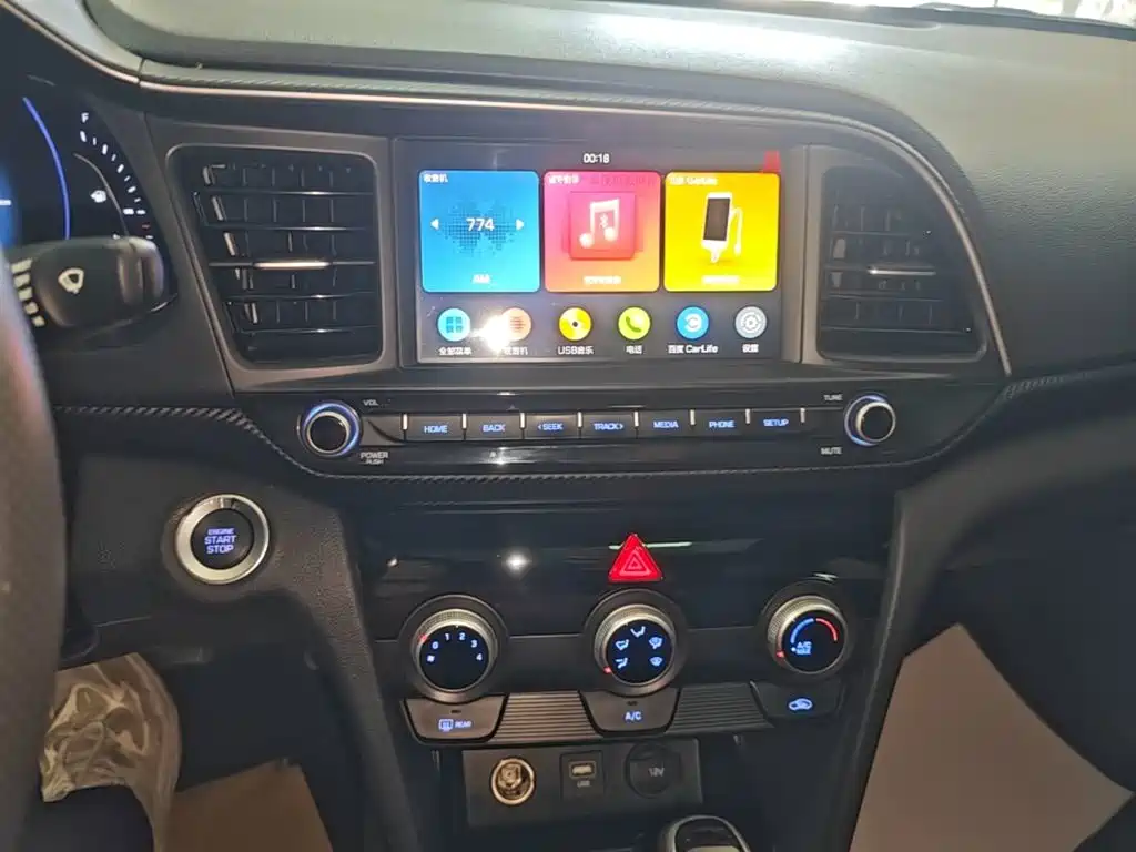 Hyundai Elantra — миниатюра 13