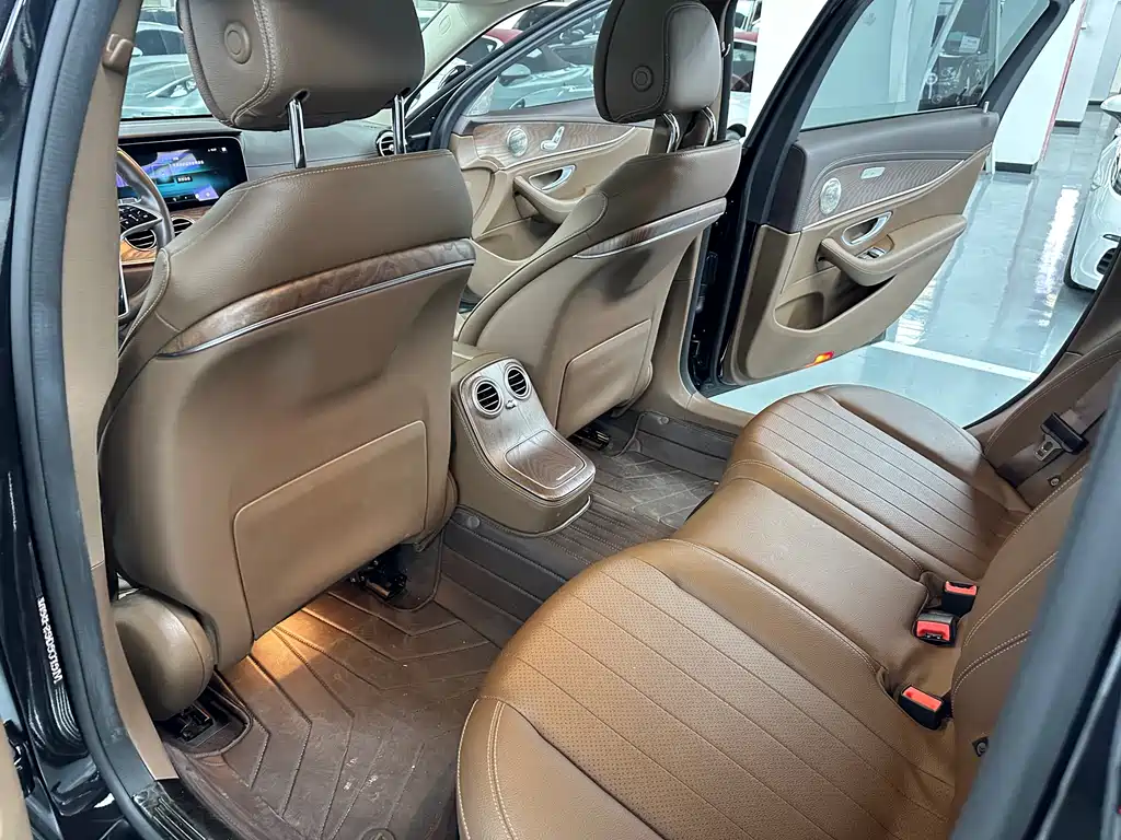 MERCEDES-BENZ E CLASS