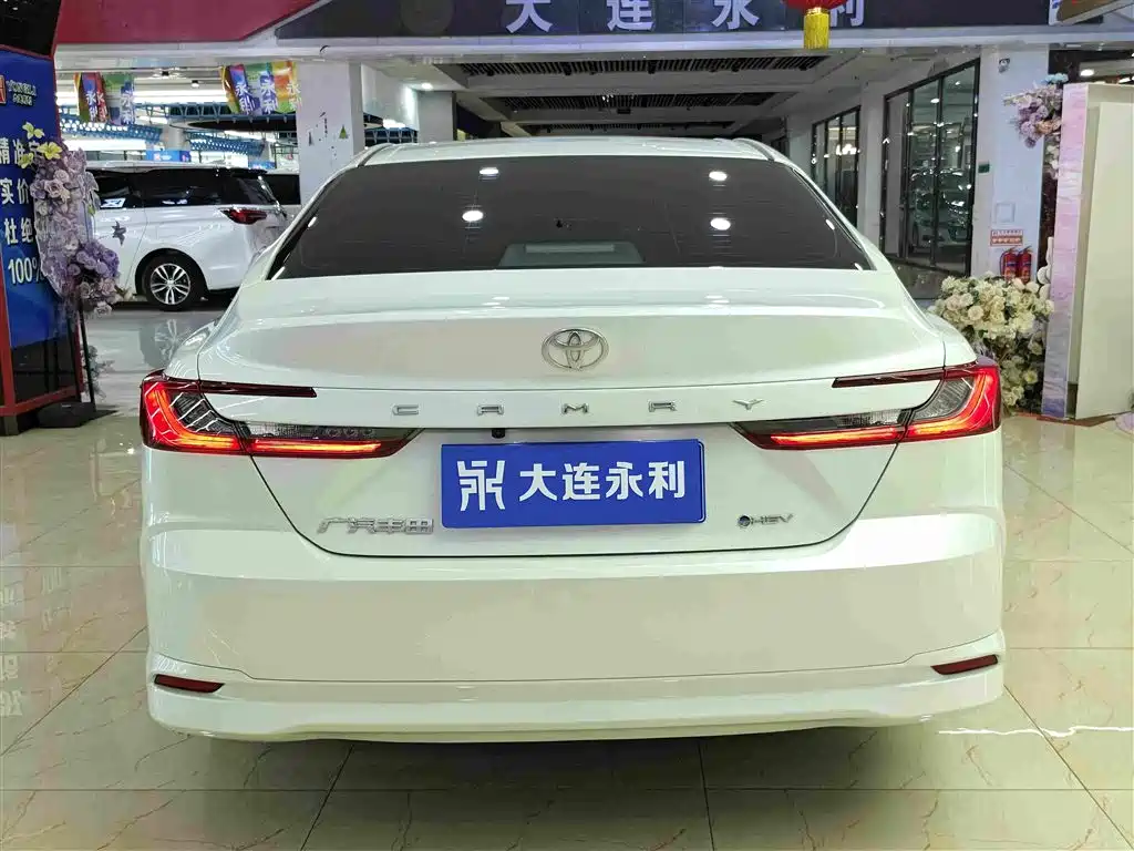 Toyota Camry — миниатюра 14