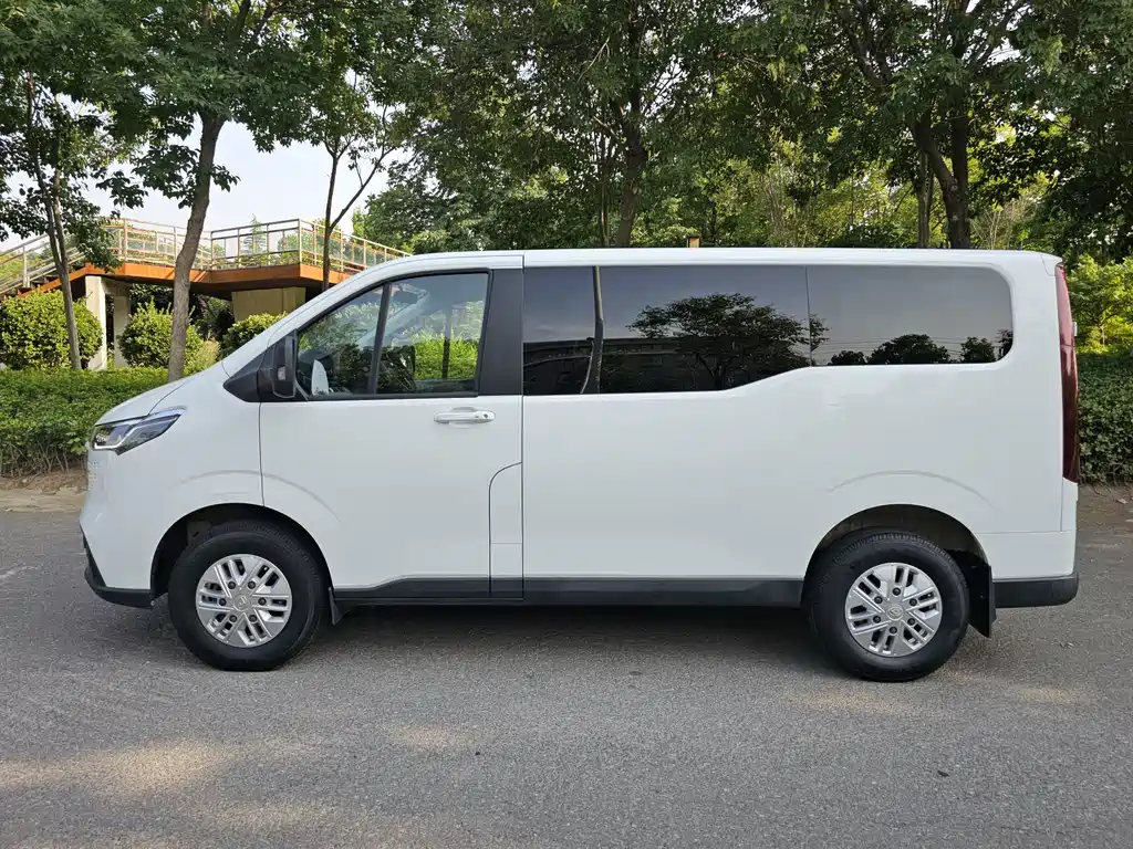 MAXUS V70 — миниатюра 7