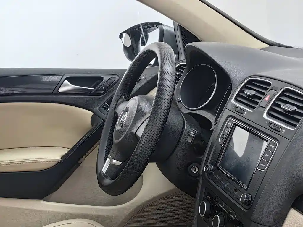 Volkswagen Golf — миниатюра 22