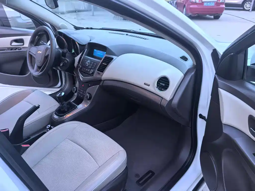 Chevrolet Cruze — миниатюра 12