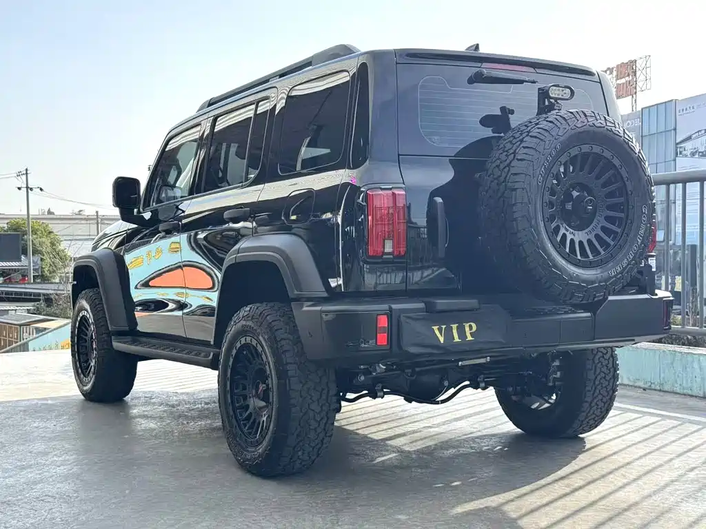 TANK TANK 300 NEW ENERGY