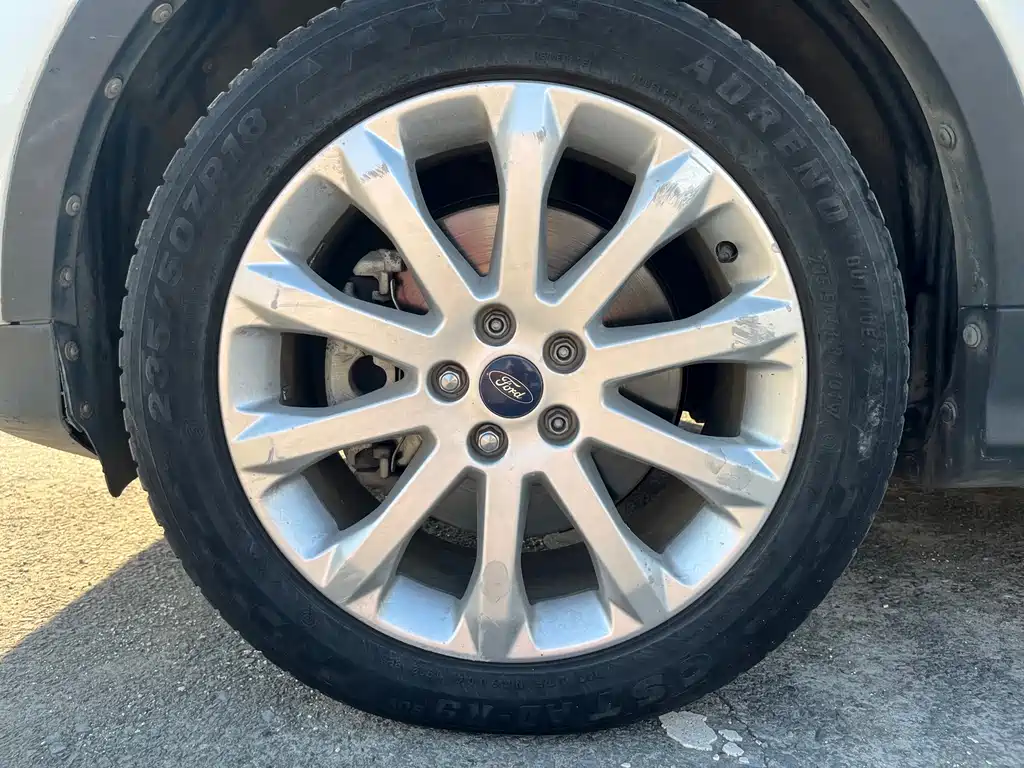 Ford Kuga — миниатюра 6