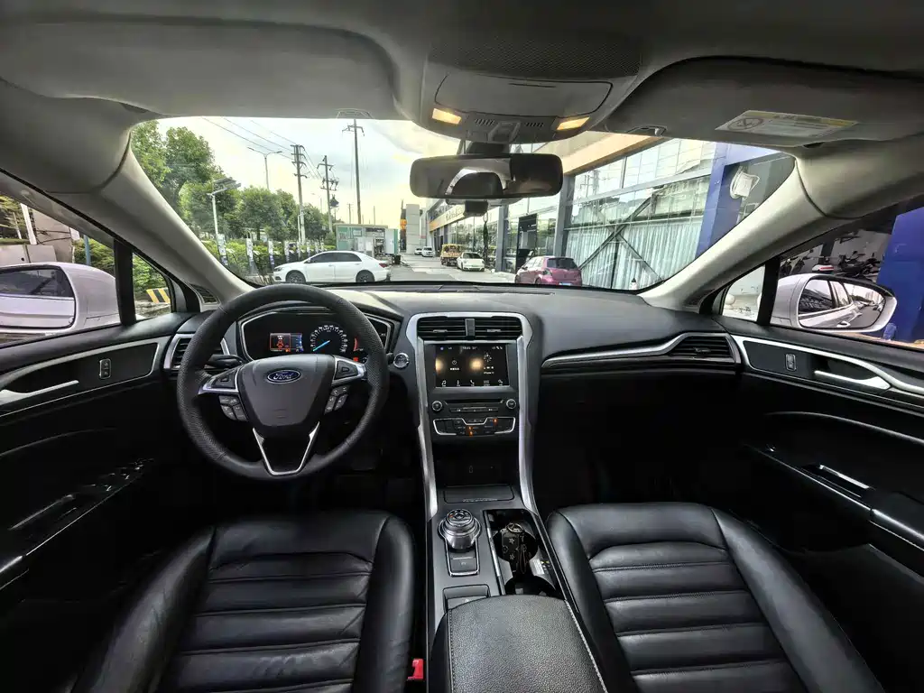 Ford Mondeo — миниатюра 9
