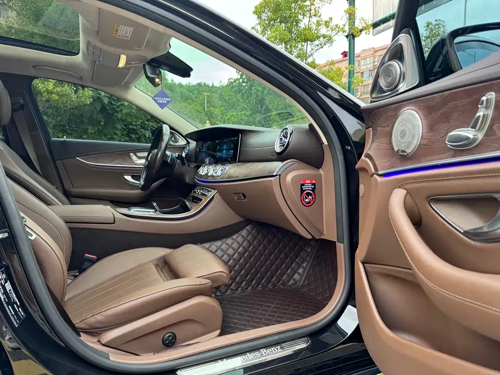 MERCEDES-BENZ E CLASS