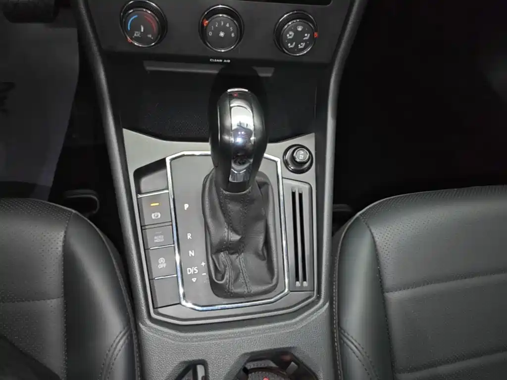 Volkswagen Lavida — миниатюра 14