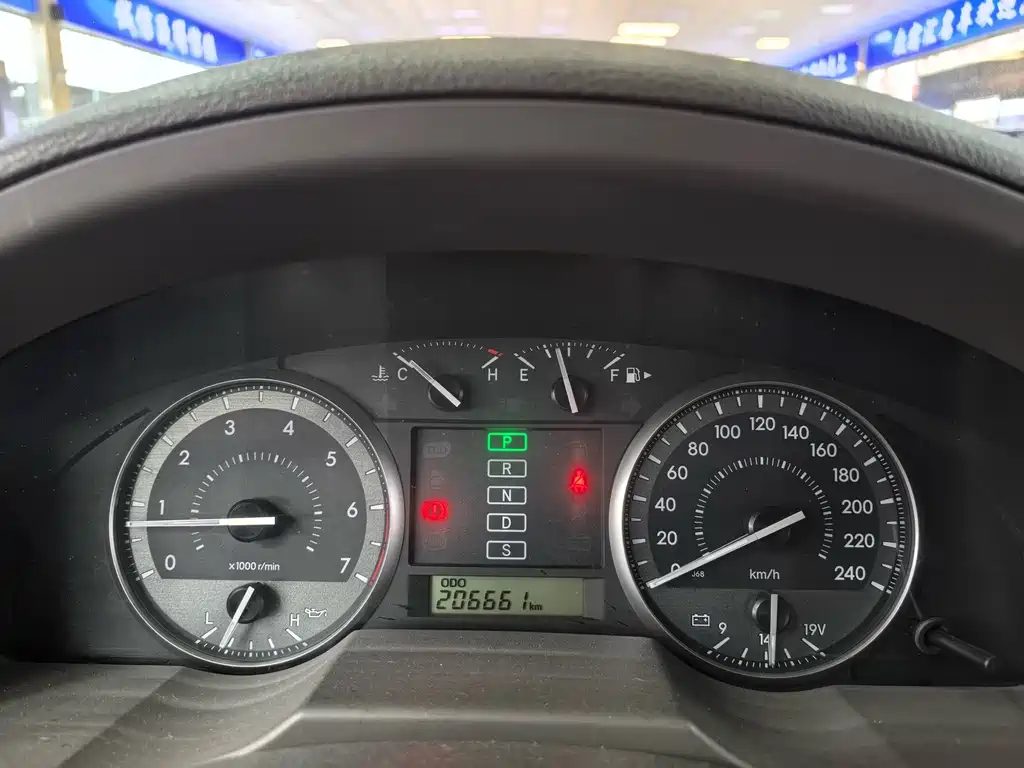 Toyota Land Cruiser — миниатюра 7