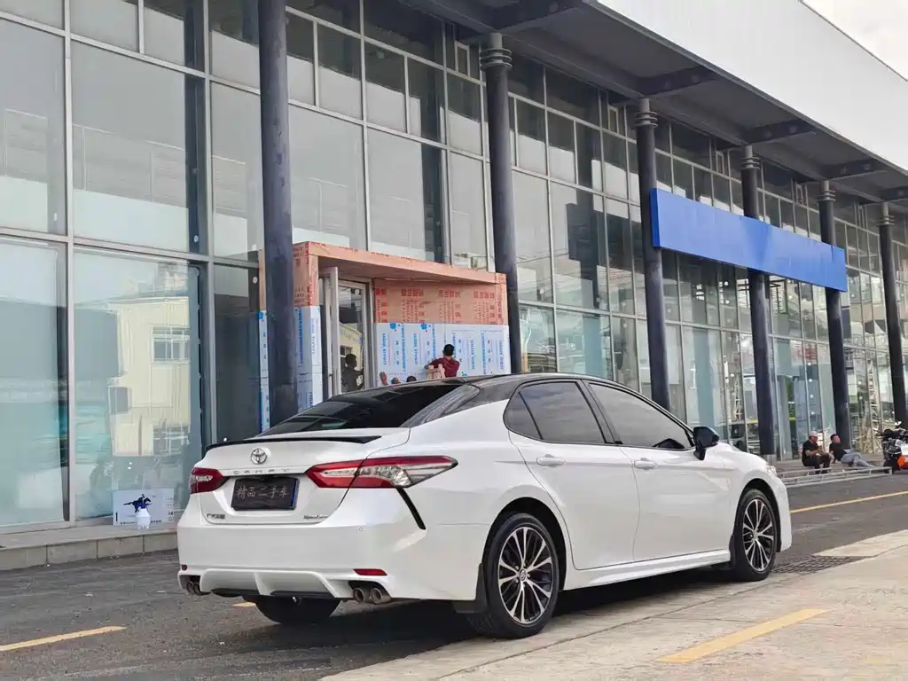 Toyota Camry — миниатюра 9
