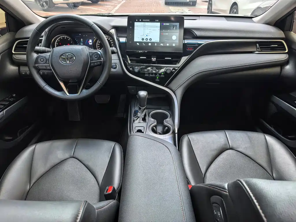 Toyota Camry — миниатюра 8