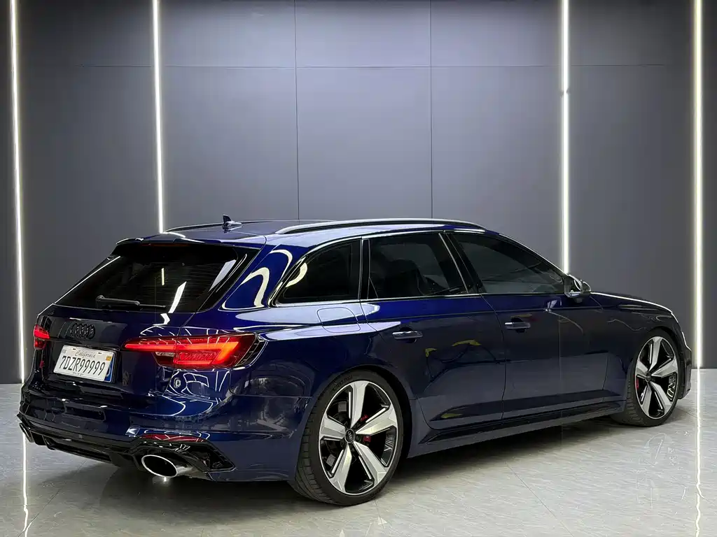 Audi RS 4 — миниатюра 10