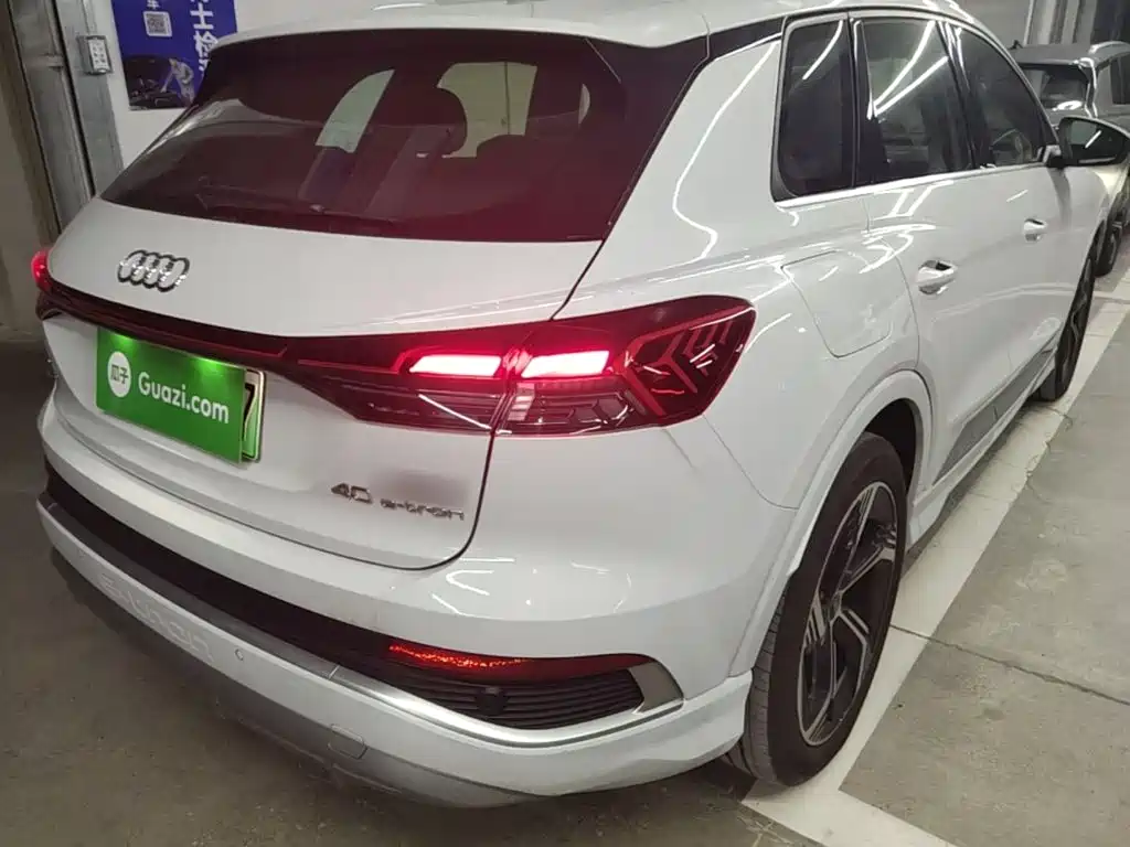 Audi Q4 e-tron — миниатюра 8