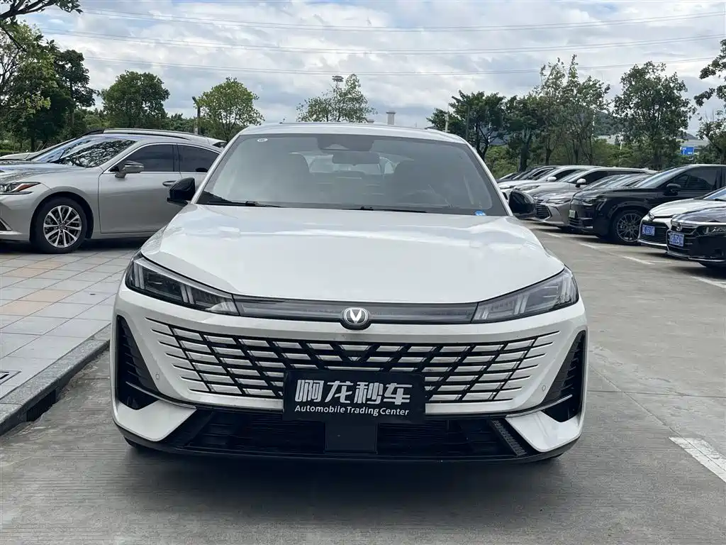 Changan Eado — миниатюра 2