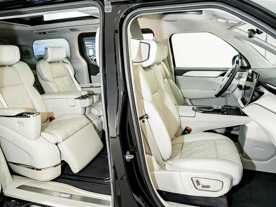 Volvo EM90 — миниатюра 25