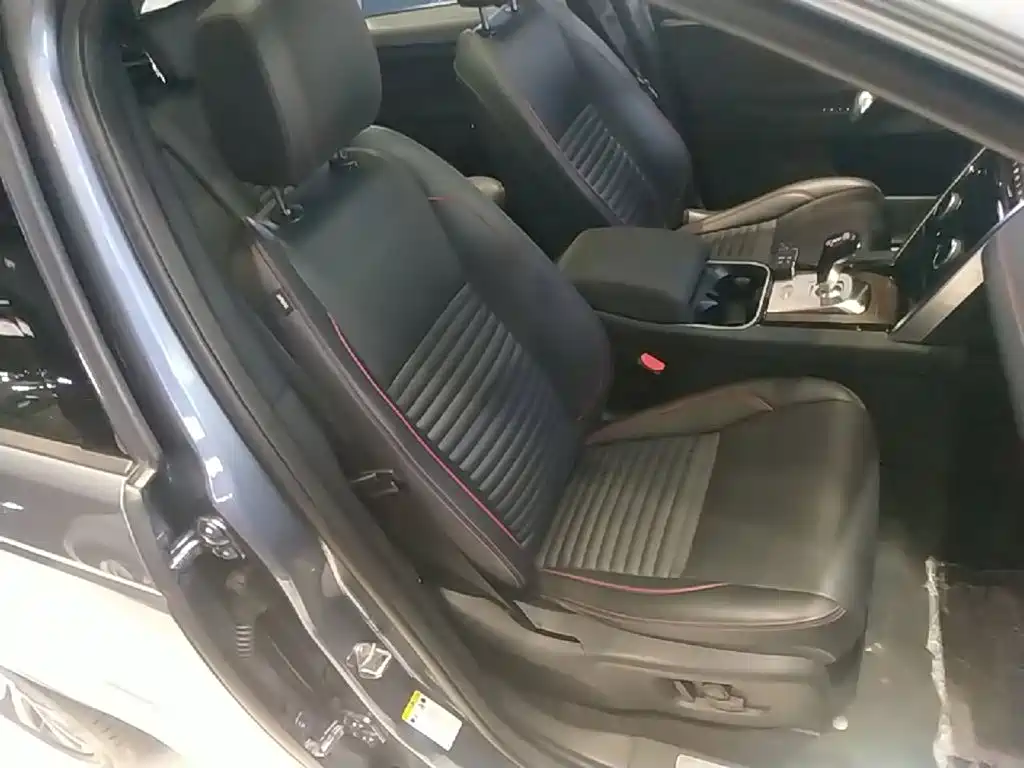 Land Rover Discovery Sport — миниатюра 25