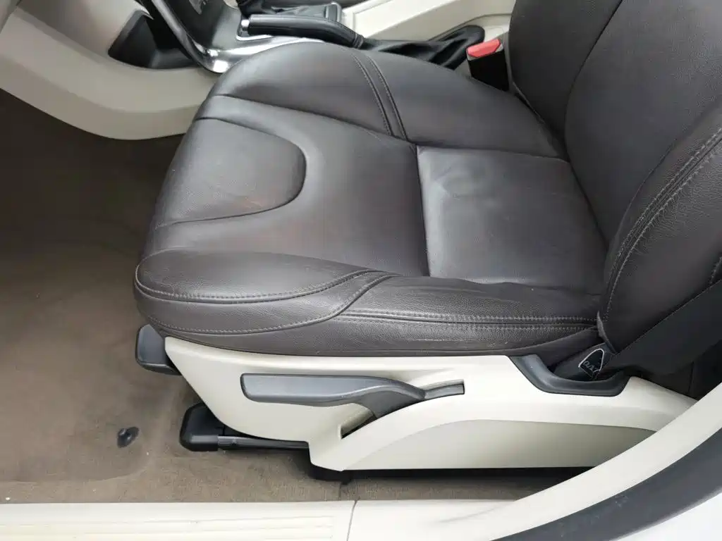 Volvo V40 — миниатюра 20