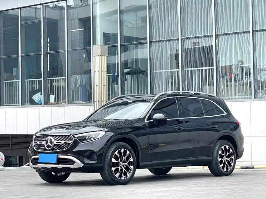 Mercedes-Benz GLC 2023 GLC 260 L 4MATIC 5 мест