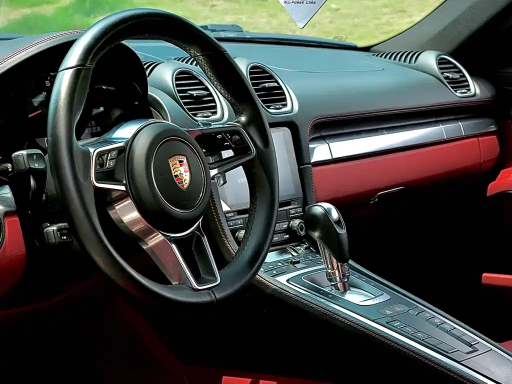Porsche 718 2018 Cayman 2.0T