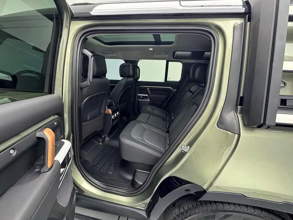 Land Rover Defender — миниатюра 10