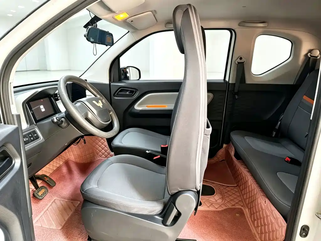 Wuling MINIEV — миниатюра 4