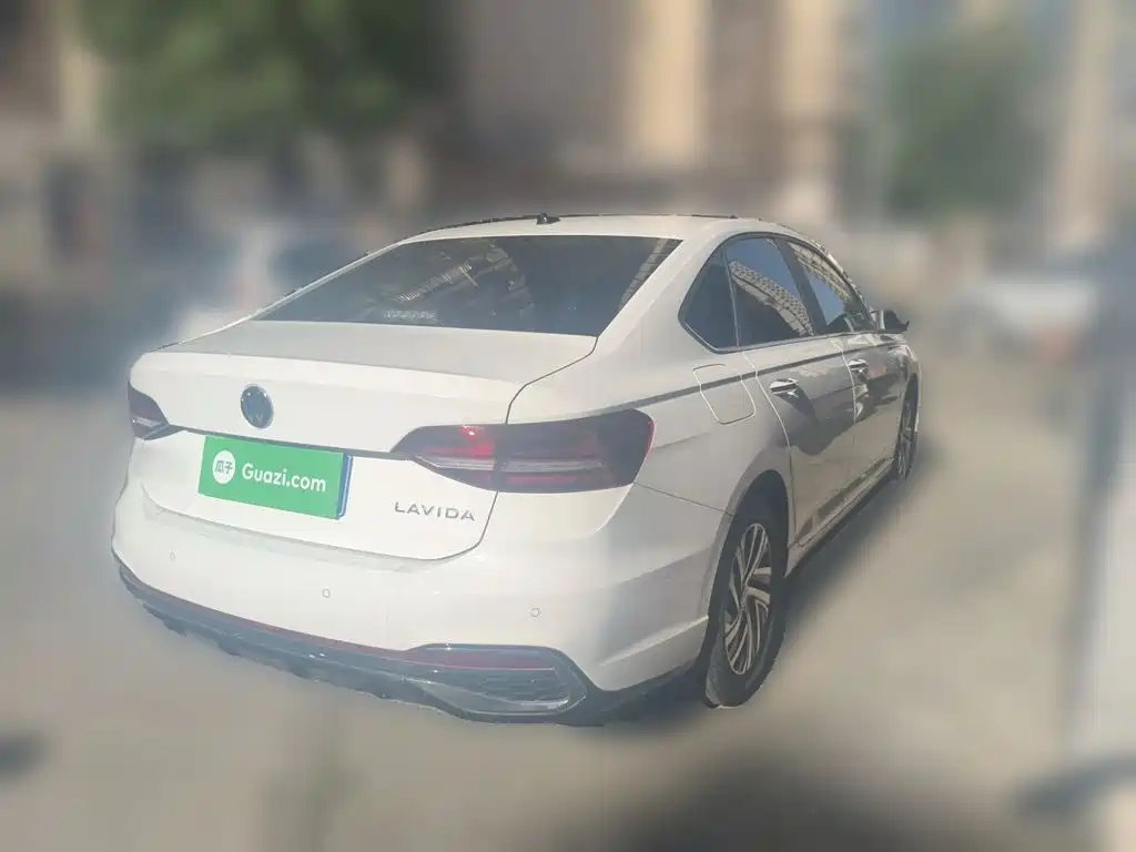 Volkswagen Lavida — миниатюра 4