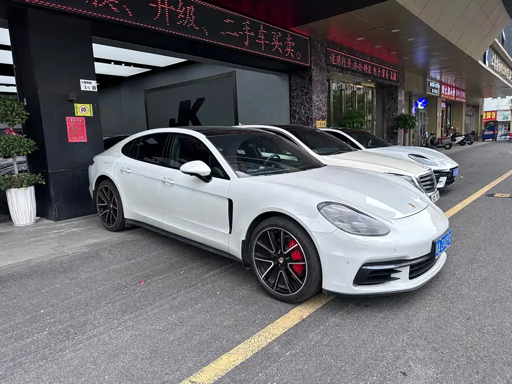 Porsche Panamera — миниатюра 3