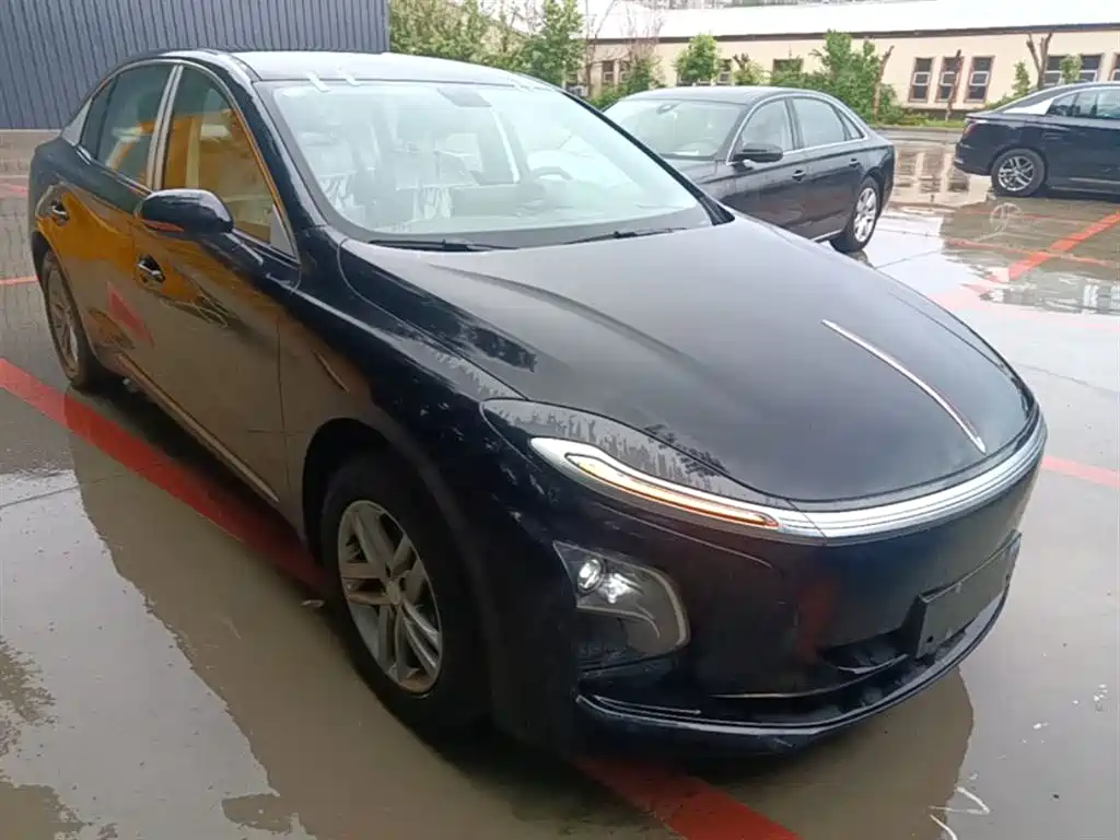 Hongqi E-QM5 2025 610km PLUS