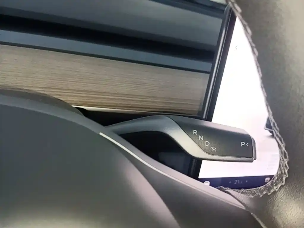 Tesla Model 3 — миниатюра 14