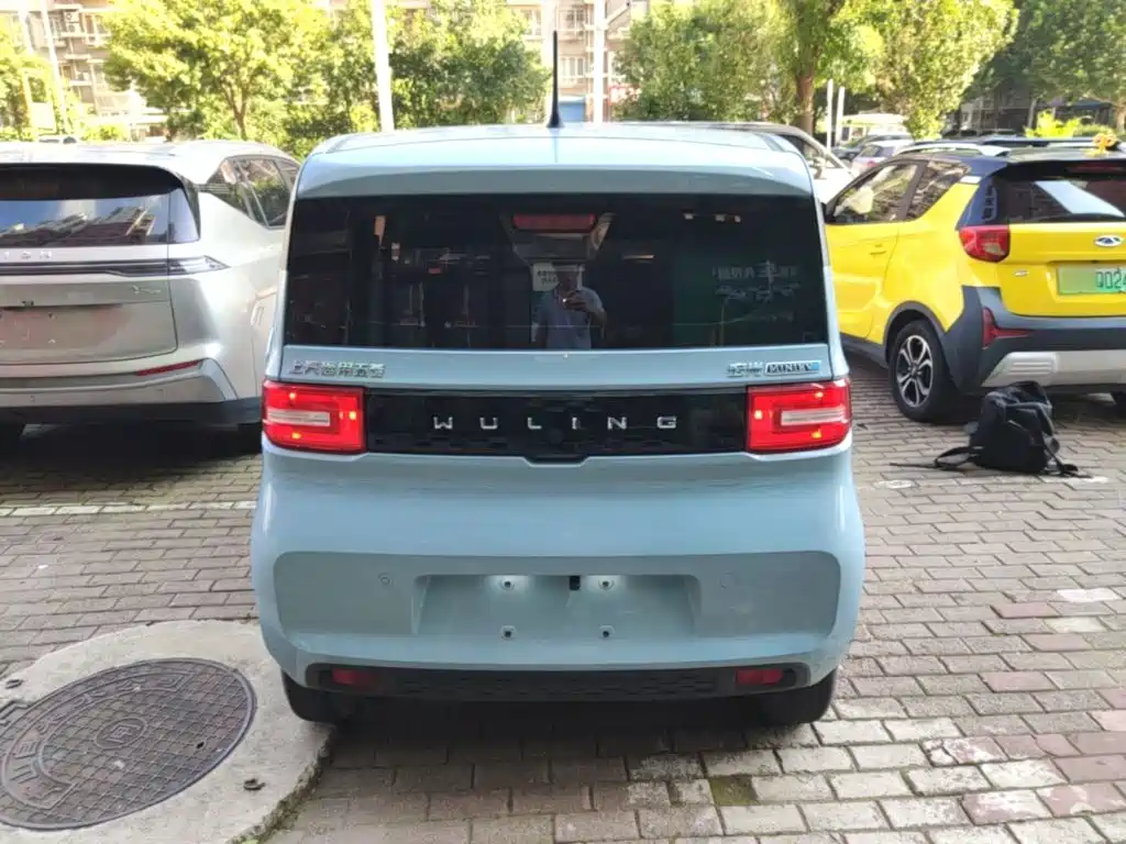 Wuling MINIEV — миниатюра 6