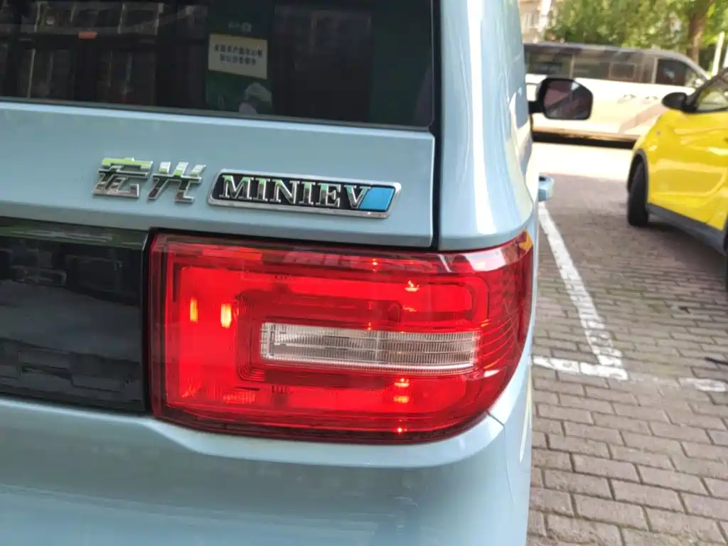 Wuling MINIEV — миниатюра 8