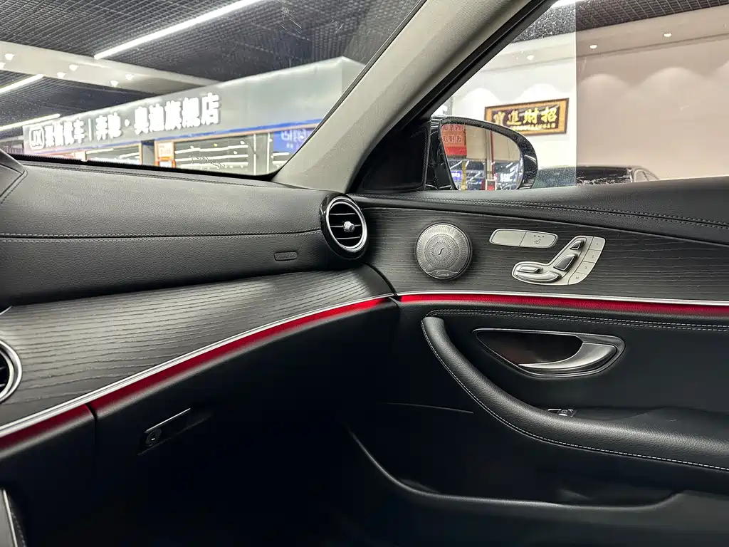 MERCEDES-BENZ E CLASS