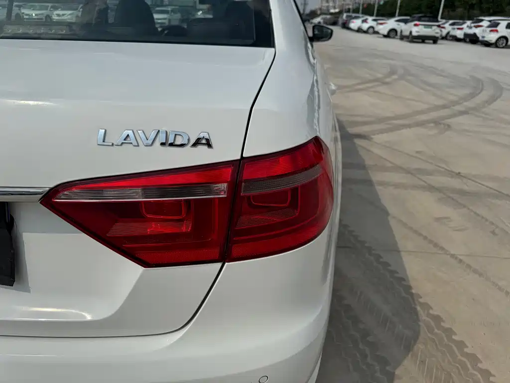 Volkswagen Lavida — миниатюра 15