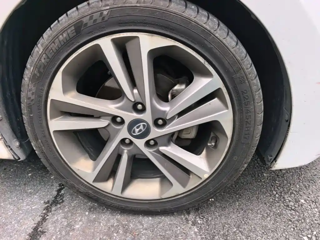 Hyundai Elantra — миниатюра 23