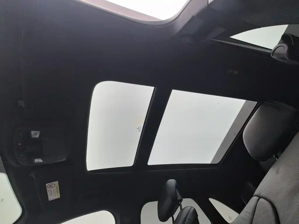 Lincoln MKC — миниатюра 14