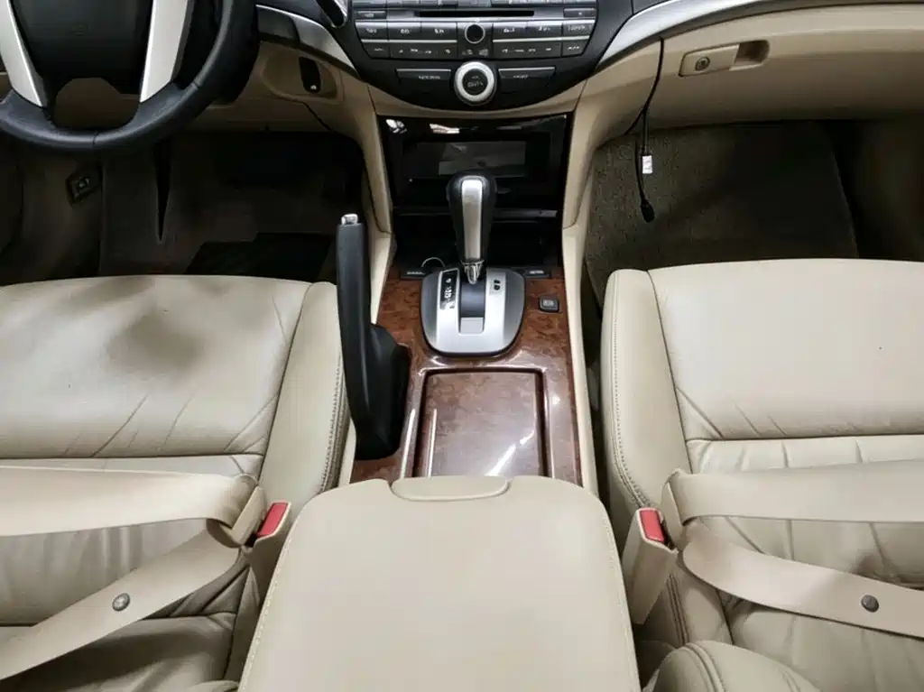 Honda Accord — миниатюра 8
