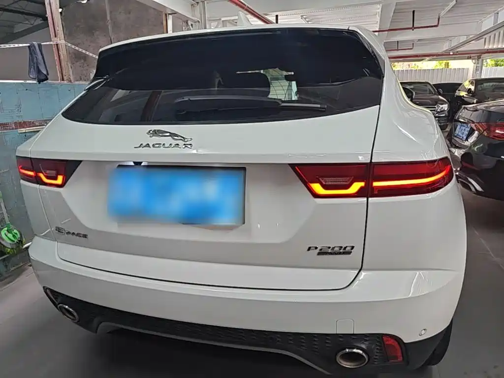 Jaguar E-PACE — миниатюра 6