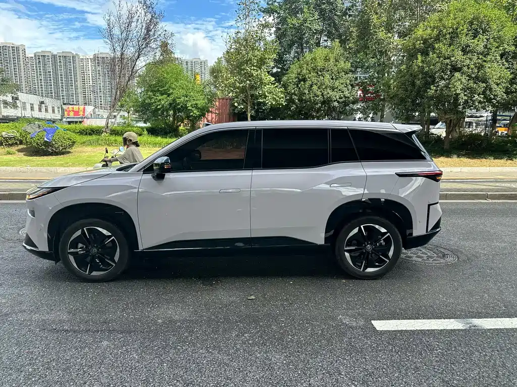 Toyota bZ3X — миниатюра 3